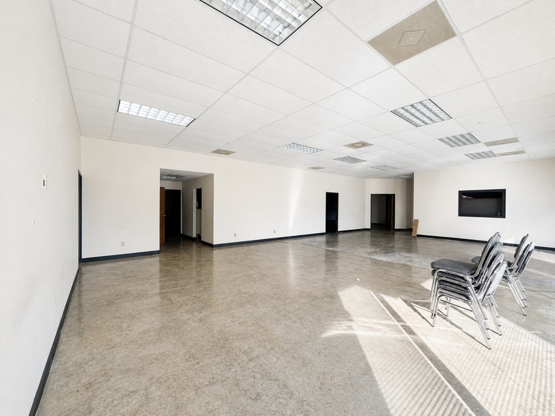 More Photos Of 4500 Indiana Ave, Winston-Salem Flex For Lease