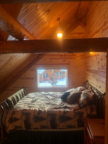 More Photos Of 465 Westover Rd, Two Harbors Specialty For Sale