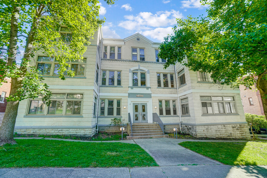 Primary Photo Of 790 Clinton Springs Ave, Cincinnati Apartments For Lease