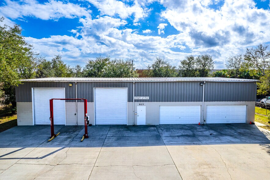 More Photos Of 925 13th Ln, Vero Beach Warehouse For Sale