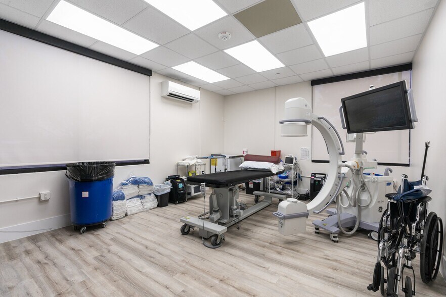 More Photos Of 255 Ed English Dr, Shenandoah Medical For Sale