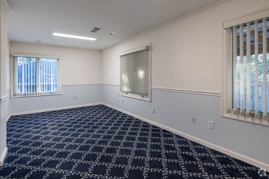 More Photos Of 3136 Clairmont Rd NE, Brookhaven Medical For Sale