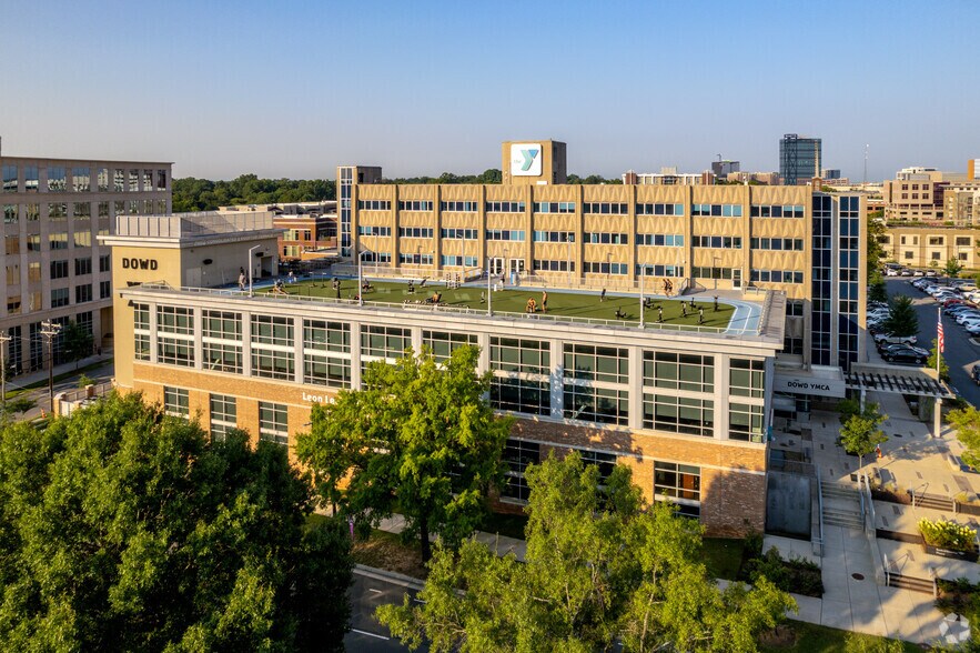 More Photos Of 400 E Morehead St, Charlotte Office For Lease