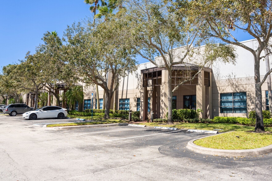 More Photos Of 3360 Enterprise Ave, Weston Unknown For Lease