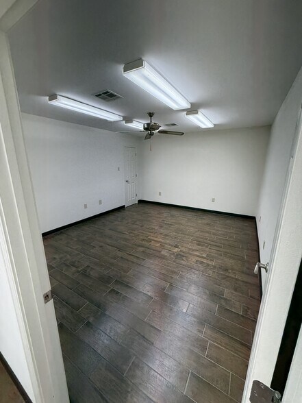 More Photos Of 1206 JW DavisSuites Ave, Hammond Office For Sale