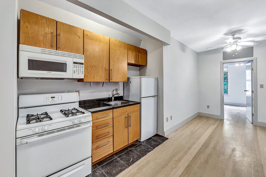 More Photos Of 406 W 48th St, New York Apartments For Sale