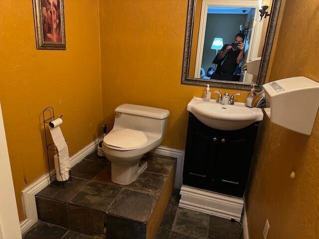 More Photos Of 245-247 Gerrard St E, Toronto Storefront Retail Residential For Lease