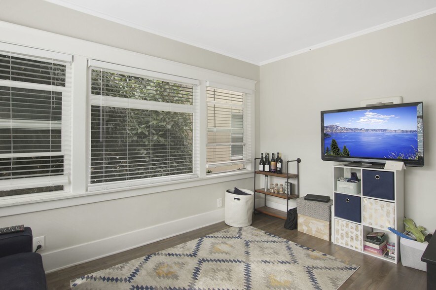 More Photos Of 1142-1148 E 1st St, Long Beach Apartments For Sale