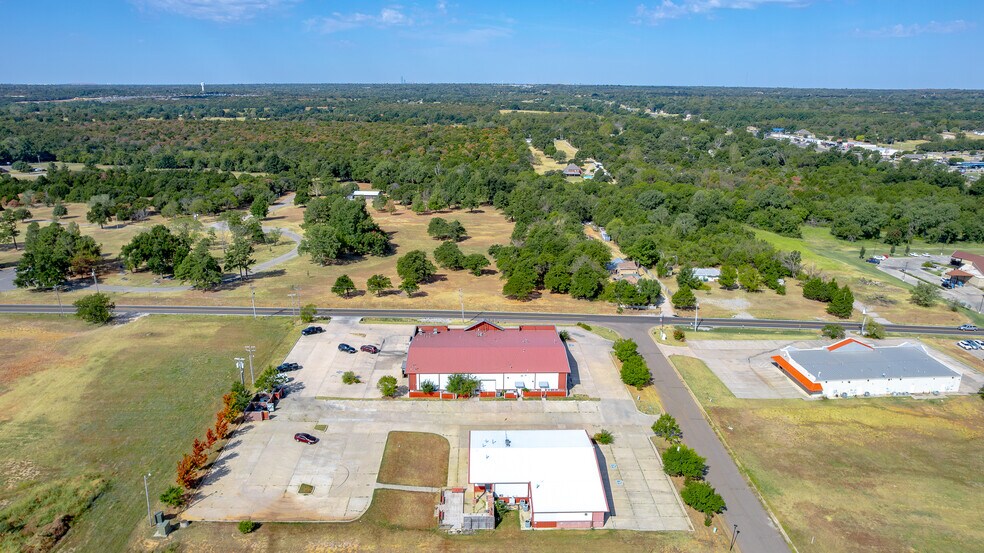 More Photos Of 1940 Harper St, Choctaw Medical For Lease
