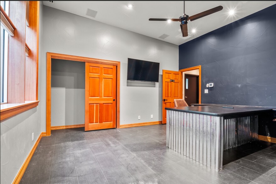 More Photos Of 738 Castleton Rd, Castle Rock Warehouse For Sale