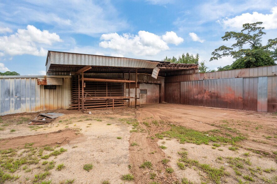 More Photos Of 855 NC Highway 111 S, Goldsboro Warehouse For Sale