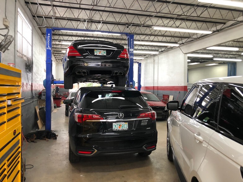 More Photos Of 707-709 N Dixie Hwy, Hallandale Beach Auto Repair For Sale