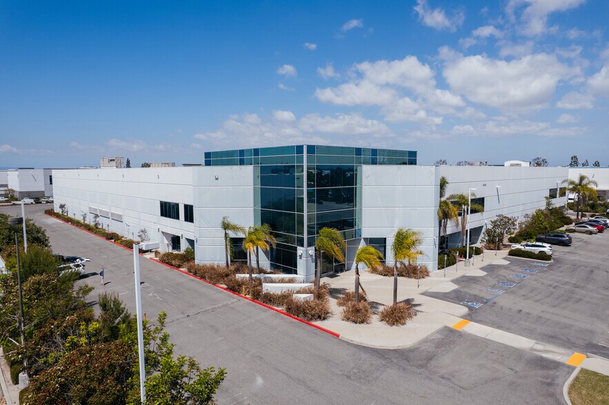 Primary Photo Of 14801 Able Ln, Huntington Beach Warehouse For Lease