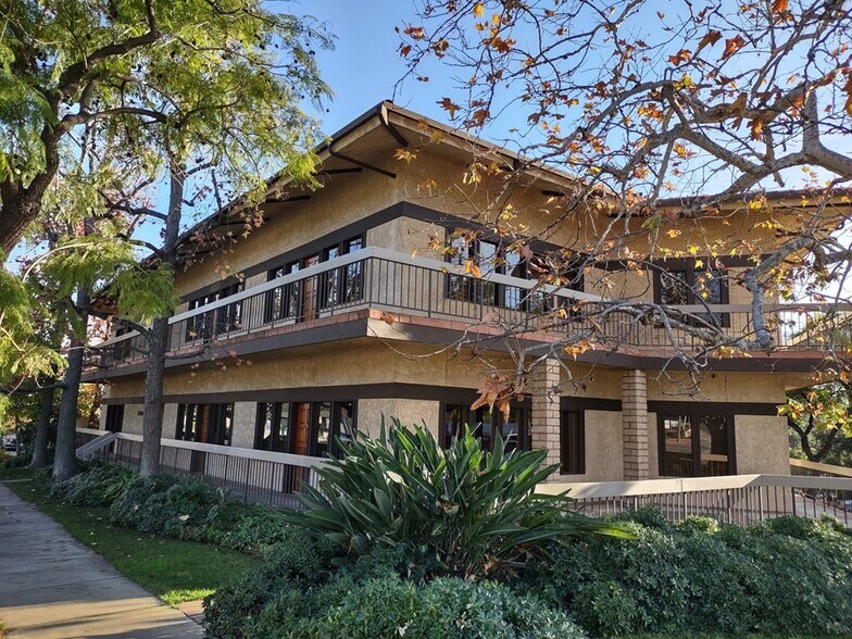 Primary Photo Of 2550 Honolulu Ave, Montrose Office For Lease