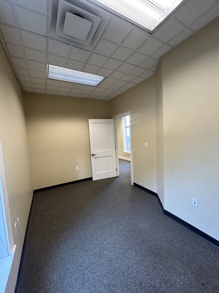 More Photos Of 1417 Stuart Engals Blvd, Mount Pleasant Medical For Lease