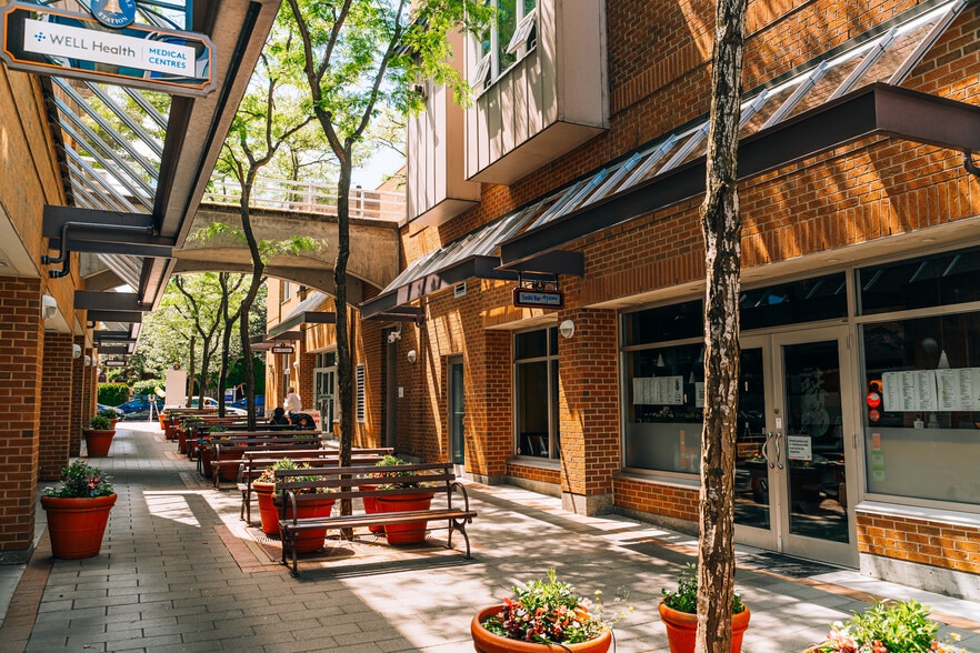 More Photos Of 2061-2073 W 42nd Ave, Vancouver Office For Lease