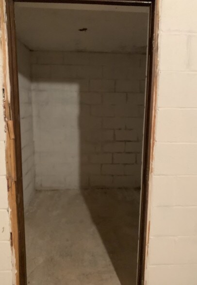 More Photos Of 5405 Village Ct, Adamstown Specialty For Sale