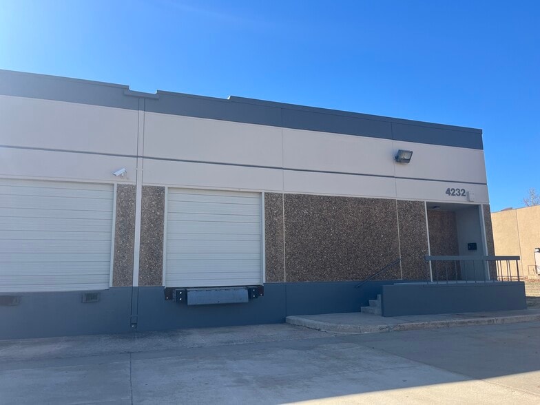 More Photos Of 4220-4232 Charter Ave, Oklahoma City Warehouse For Lease