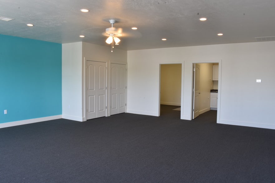 More Photos Of 1086 N 450 W, Springville Light Manufacturing For Sale