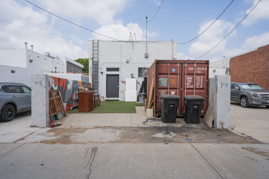 More Photos Of 3108 W Magnolia Blvd, Burbank Storefront For Sale