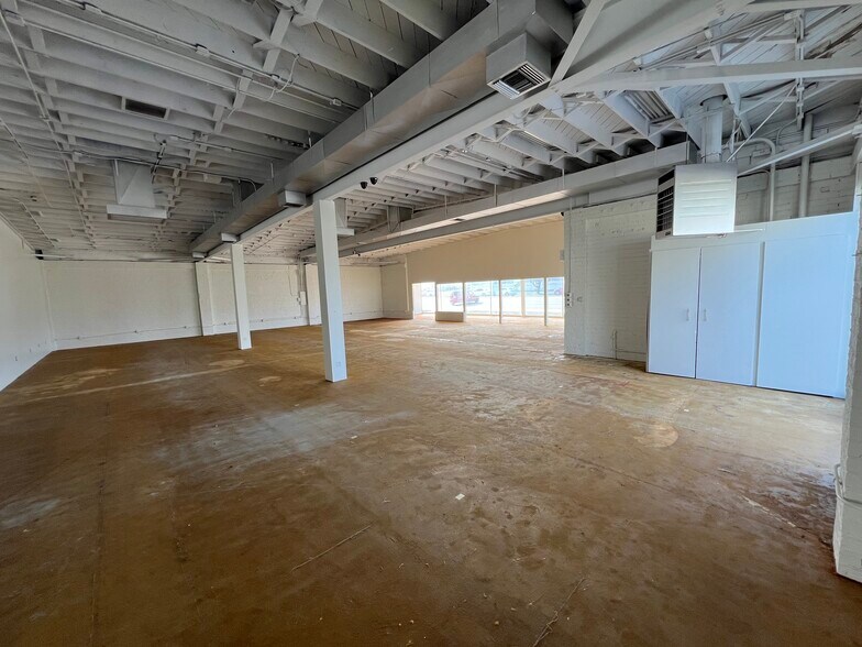 More Photos Of 20502 Hawthorne Blvd, Torrance Freestanding For Sale