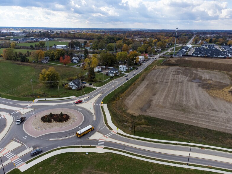More Photos Of 1550 Lewis Center Rd, Lewis Center Freestanding For Sale