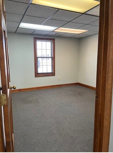 More Photos Of 211 Kenbrook Dr, Vandalia Office For Lease