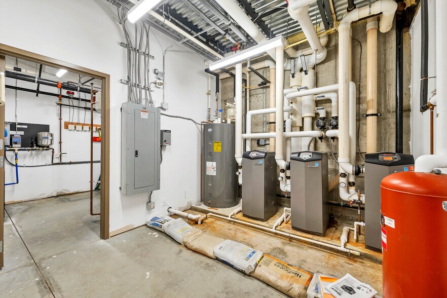 More Photos Of 81 Whittier Hwy, Moultonborough Office For Sale