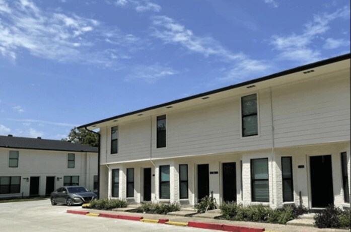 More Photos Of 41063 Cannon Rd, Gonzales Apartments For Sale