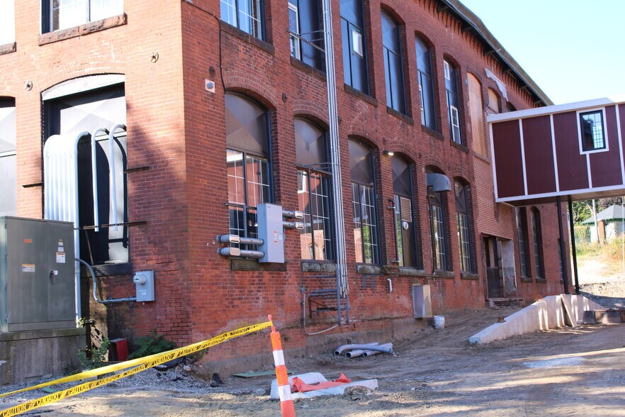 More Photos Of 539 Norwich Ave, Norwich Manufacturing For Lease