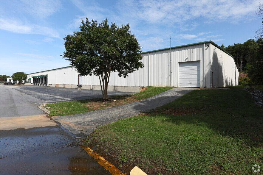 More Photos Of 154 Metro Ct, Greer Distribution For Lease