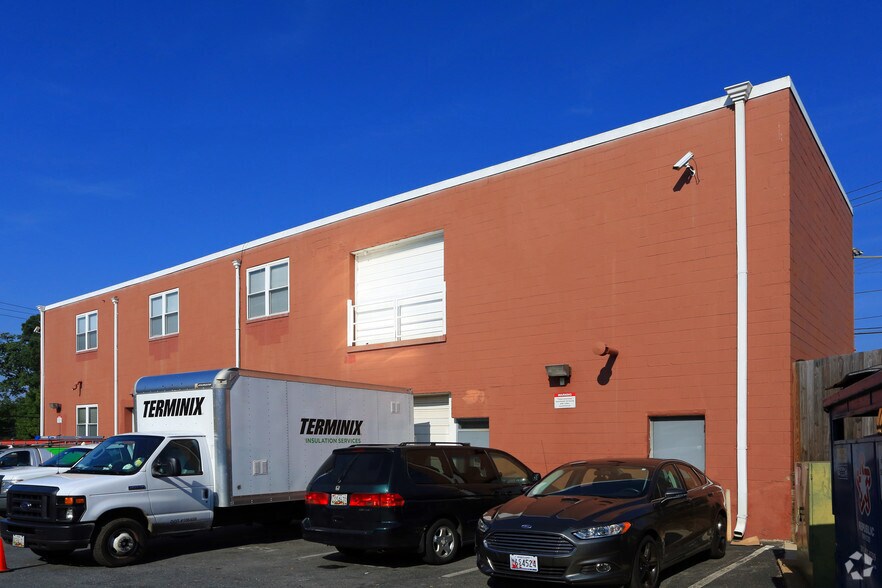 More Photos Of 25 Chestnut St, Gaithersburg Warehouse For Sale