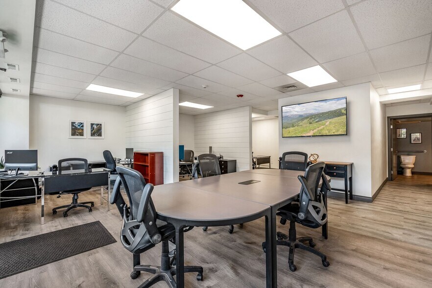 More Photos Of 30 Benchmark Rd, Avon Office For Sale