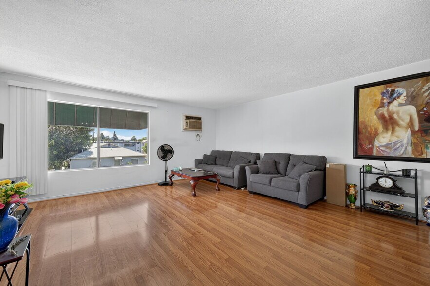 More Photos Of 1459 Stanley Ave, Glendale Apartments For Sale