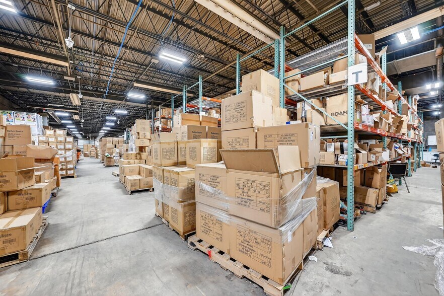 More Photos Of 297 Margaret King Ave, Ringwood Warehouse For Sale