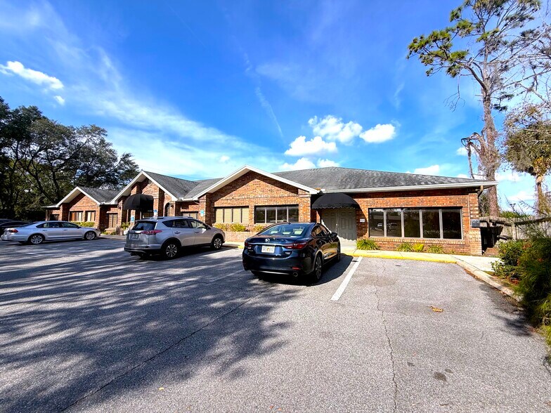 Primary Photo Of 125 W Pineview St, Altamonte Springs Medical For Sale