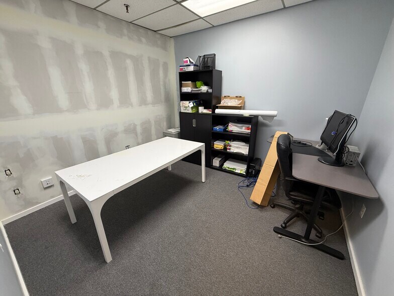 More Photos Of 121 Friends Ln, Newtown Showroom For Lease