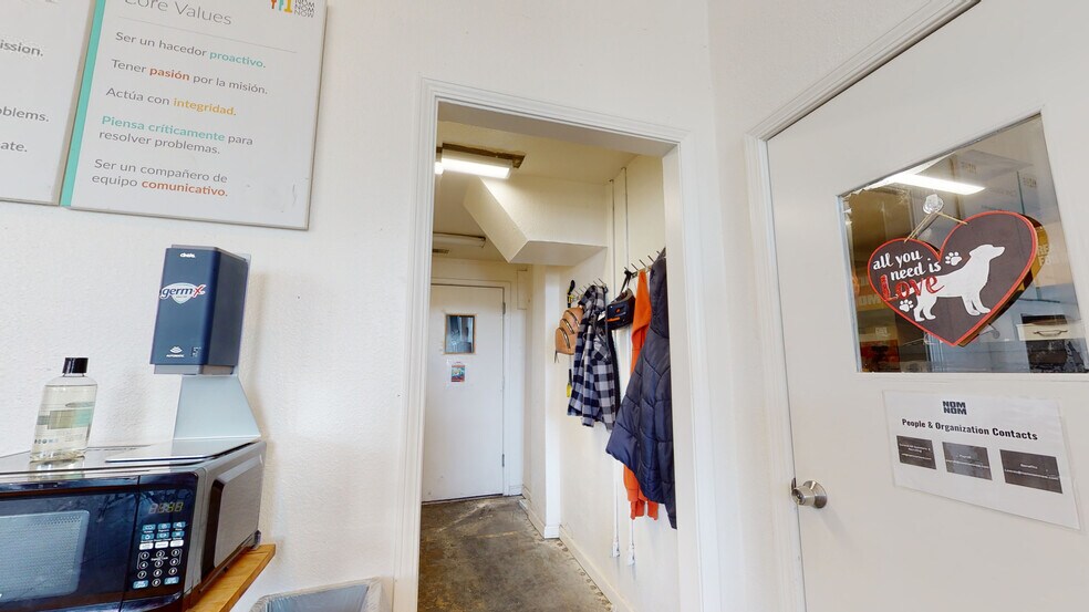 More Photos Of 415 E 10th St, Pittsburg Warehouse For Sale