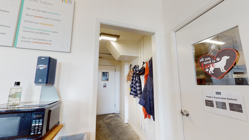 More Photos Of 415 E 10th St, Pittsburg Warehouse For Lease