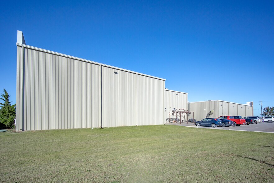 More Photos Of 4200 Carriage Way, Weatherford Medical For Lease