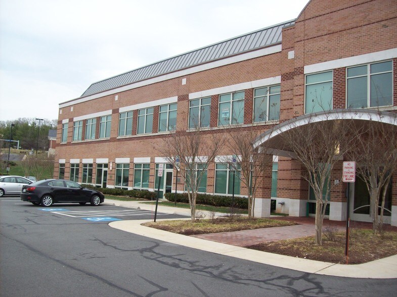 More Photos Of 21351 Gentry Dr, Sterling Office For Lease