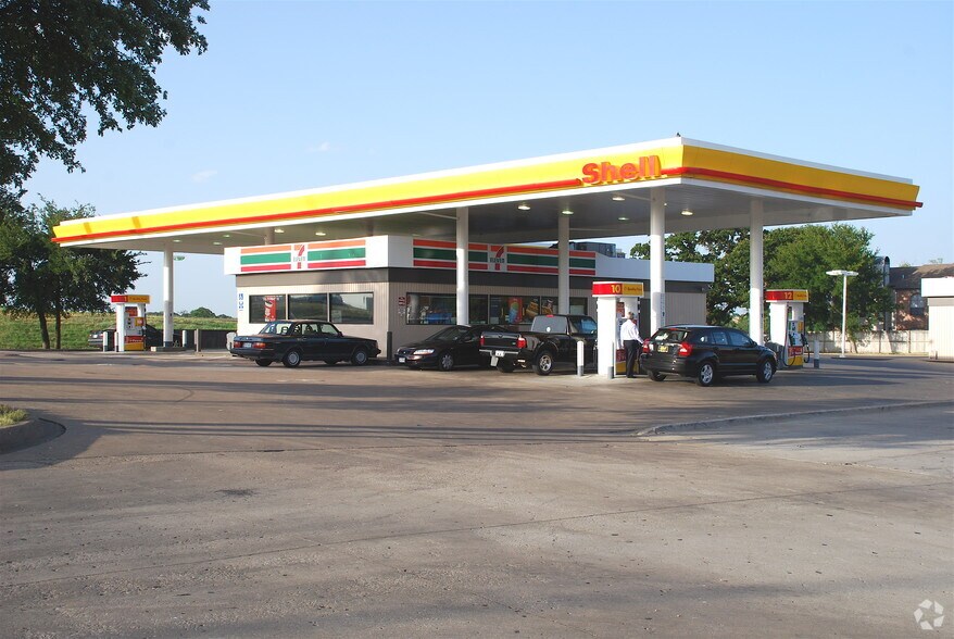 More Photos Of 1401 Eastchase Pky, Fort Worth Freestanding For Lease