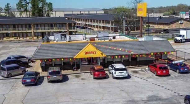 More Photos Of 3422 W Gentry Pkwy, Tyler Restaurant For Lease