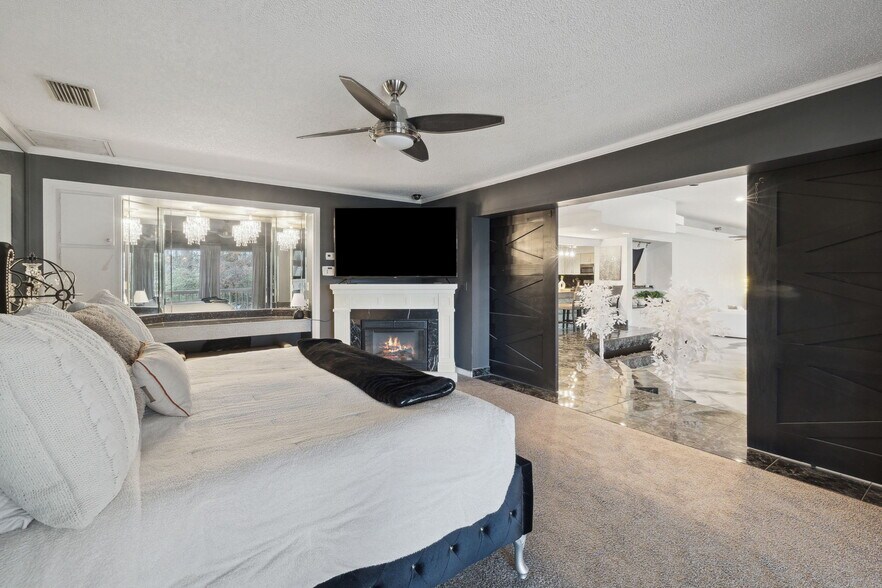 More Photos Of 8463 Beach Blvd, Jacksonville Freestanding For Lease