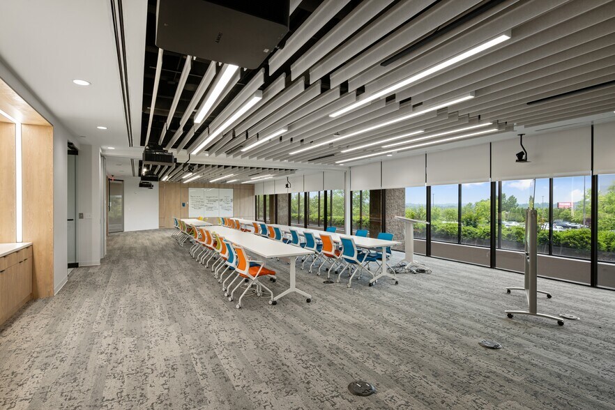 More Photos Of 3340 Perimeter Hill Dr, Nashville Office For Lease