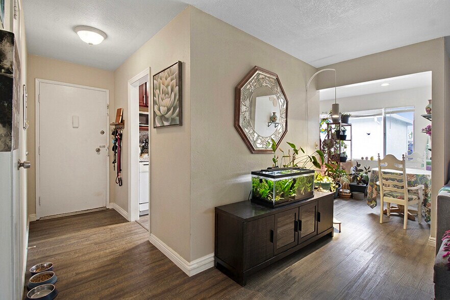 More Photos Of 1920 Latham St, Mountain View Apartments For Sale