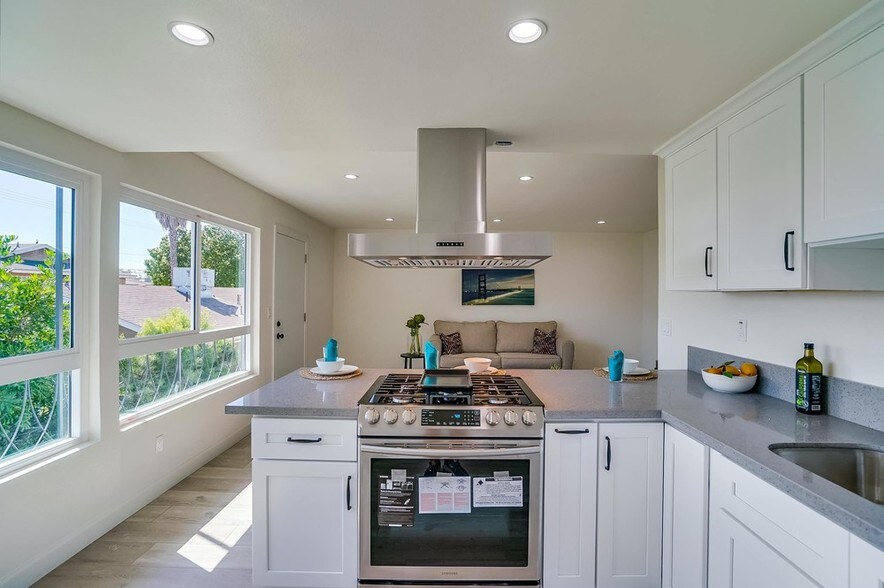 More Photos Of 1512 Sherman Pl, Long Beach Apartments For Sale