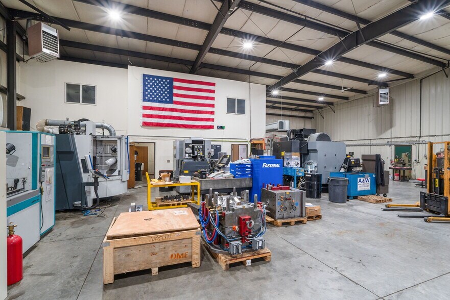 More Photos Of 6417 Stockhausen Ln, West Bend Light Manufacturing For Sale