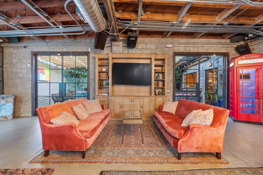More Photos Of 5895 Blackwelder St, Culver City Loft Creative Space For Sale