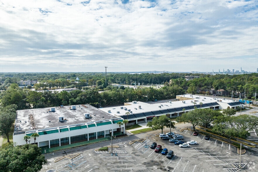 More Photos Of 5566 Fort Caroline Rd, Jacksonville Unknown For Lease